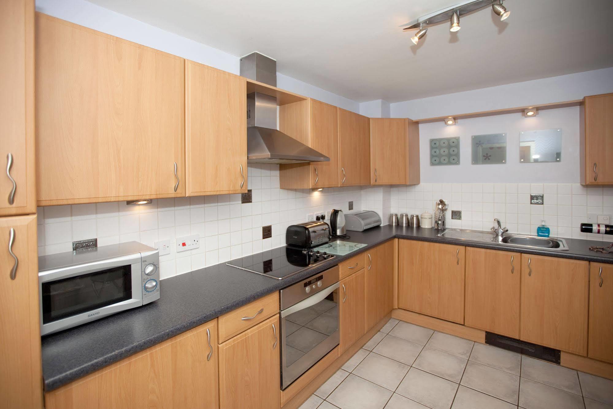 Riverbank View Three Bedroom Apartment With Free Parking Йорк Екстер'єр фото