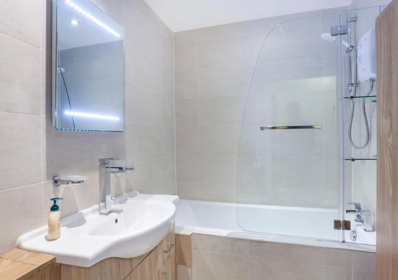Riverbank View Three Bedroom Apartment With Free Parking Йорк Екстер'єр фото